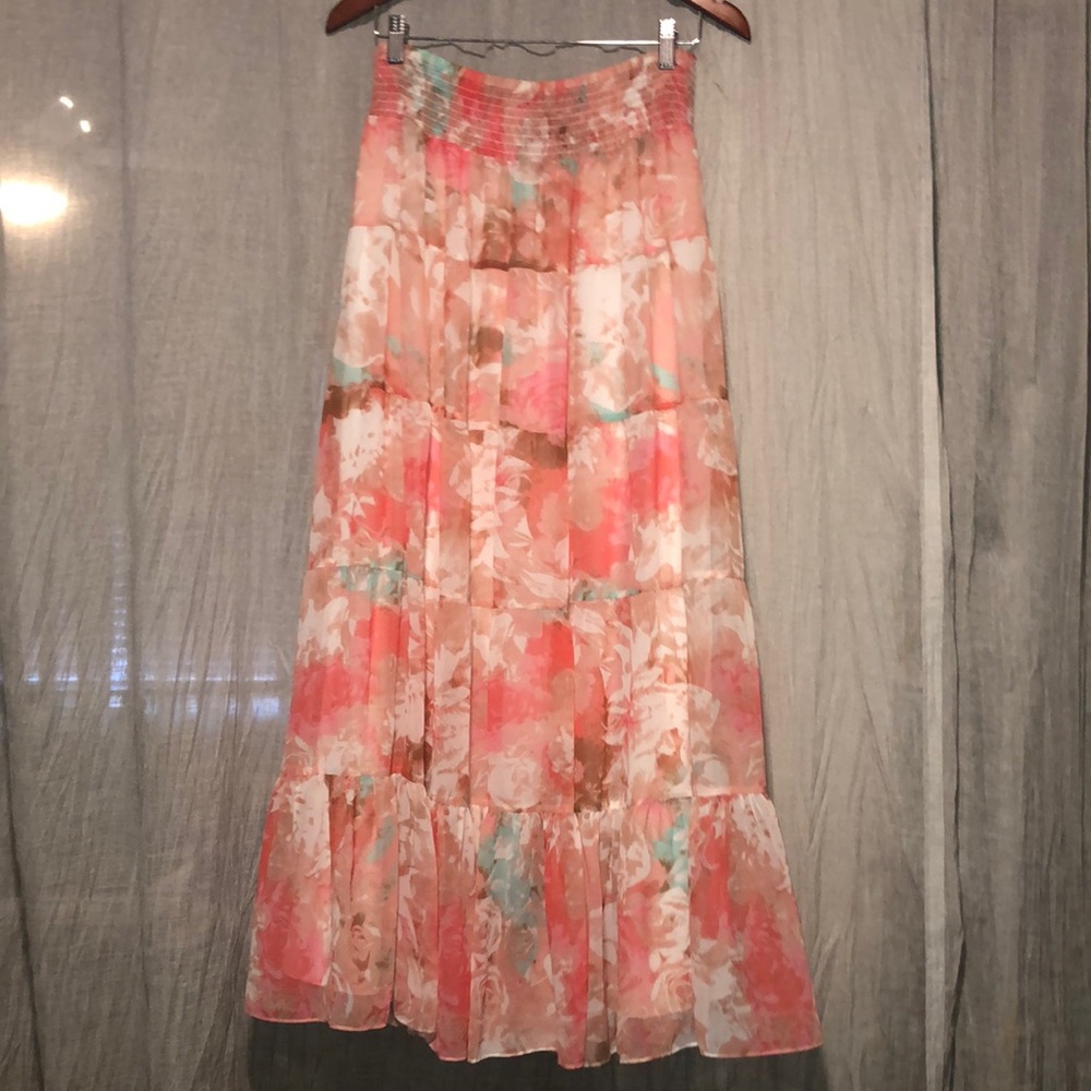 Floral maxi skirt. 6